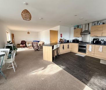 St Martins Court, Midford Road, Bath - Photo 3