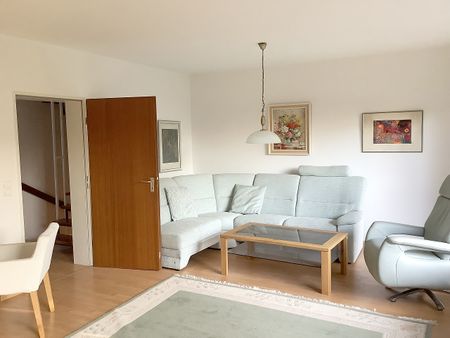 Miete inkl. Nebenkosten: 2.400 € pro Monat, plus Strom, plus Heizung - Photo 2