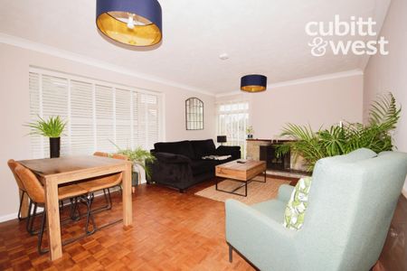 3 bedroom detached bungalow to rent - Photo 4