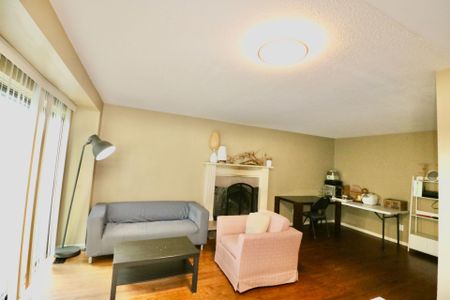 For Lease - 12 Banbury Court, Aurora, Ontario - Photo 4