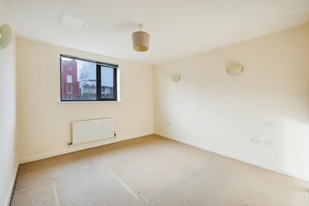 1 Bed Flat - Photo 4