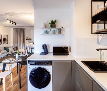 Trendy and unqiue: newly furnished apartment - Photo 6