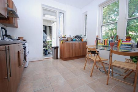 3 bedroom apartment to rent - Photo 5