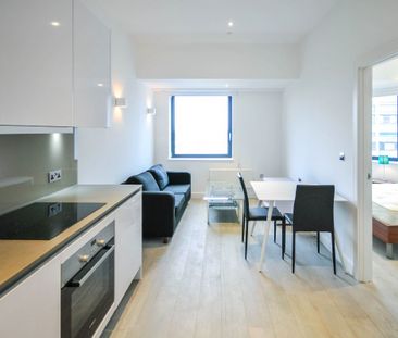 Verona Apartments, Wellington Street, Slough - Photo 3