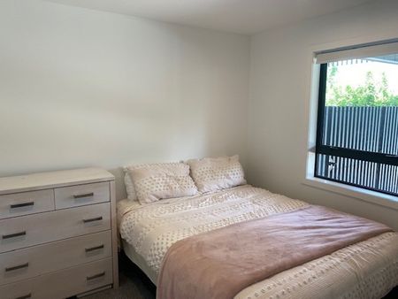 Discover effortless living in this stylish townhouse located in the heart of Hillcrest. - Photo 3