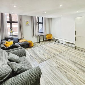 3 bedroom apartment to rent - Photo 2