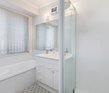 3 Parkmore Close, Robina QLD 4226 - House For Rent - $725 | Domain - Photo 2