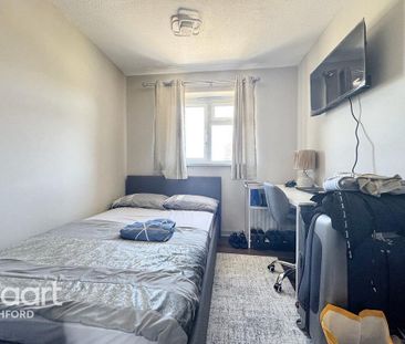 1 bedroom in a house share to rent - Photo 2