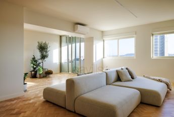 T3 totalmente remodelado na Rua Gonçalo Cristóvão - Porto