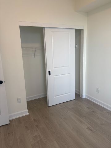 For Lease - 3220 William Coltson Avenue Unit# 1306, Oakville, Ontario - Photo 3