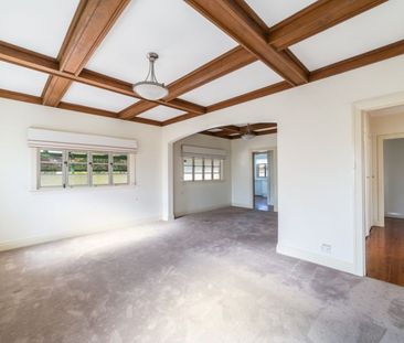 Charming Cottage in Sought-After Morningside Pocket! - Photo 1