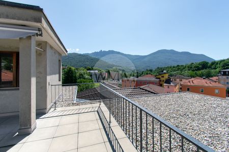 AMPIO 4.5 LOCALI RISTRUTTURATO CON ESCLUSIVO ROOFTOP PANORAMICO - Photo 4