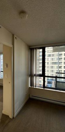 1 Bedroom+ Den in Yaletown area - Photo 1