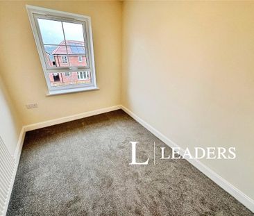 3 bedroom semi-detached house to rent - Photo 5