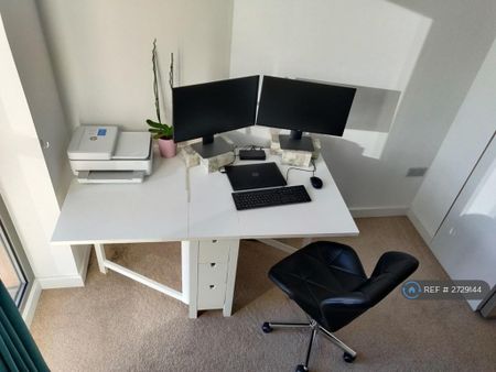 2 bedroom flat to rent - Photo 4