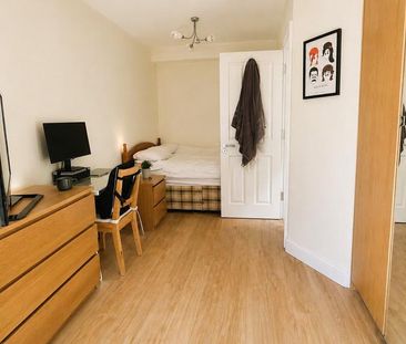 5 bedroom semi-detached house to rent - Photo 6