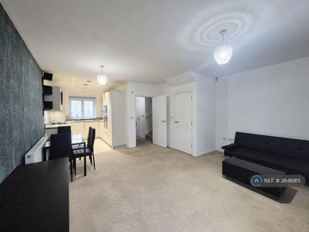 3 bedroom terraced house to rent - Photo 3