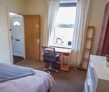 14 Agar Street - Photo 5