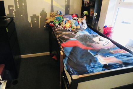 Grove Crescent - Photo 4