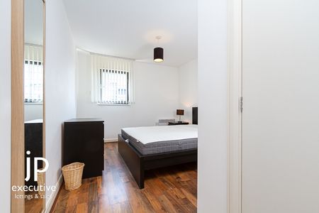 LANDMARK PLACE CARDIFF CITY CENTRE FURNISHED ONE BEDROOM APARTMENT - Photo 4