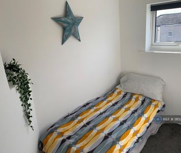 4 bedroom terraced house to rent - Photo 2