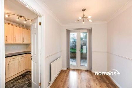 Southlands, Chineham, Basingstoke, Hampshire, RG24 - Photo 2