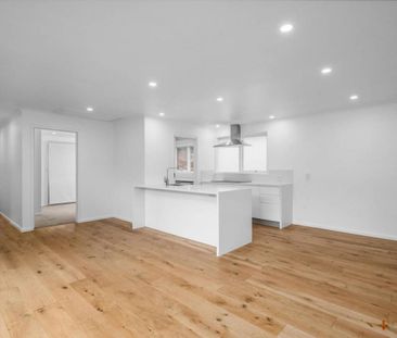 CONTEMPORARY STYLE | RENOVATED LUXURY | EXCEPTIONAL LOCATION - Photo 2
