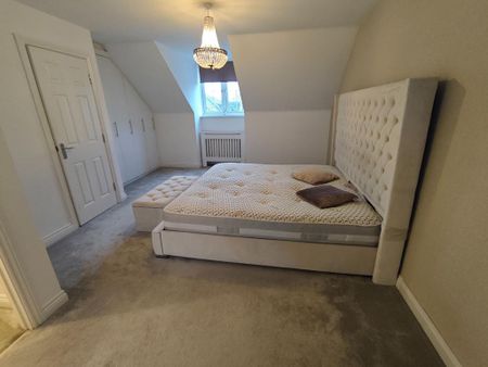 4 bedroom semi-detached house to rent - Photo 4