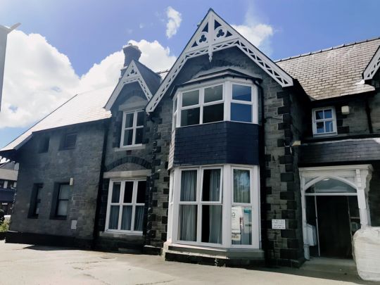 Large Semi En Suite - Photo 1