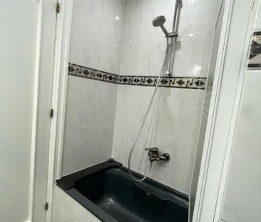 Piso de alquiler en Carrer D'emili Roca, 62, Porta - Photo 5