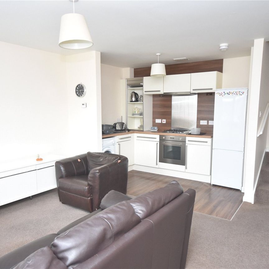 2 bedroom terraced house to rent - Photo 1