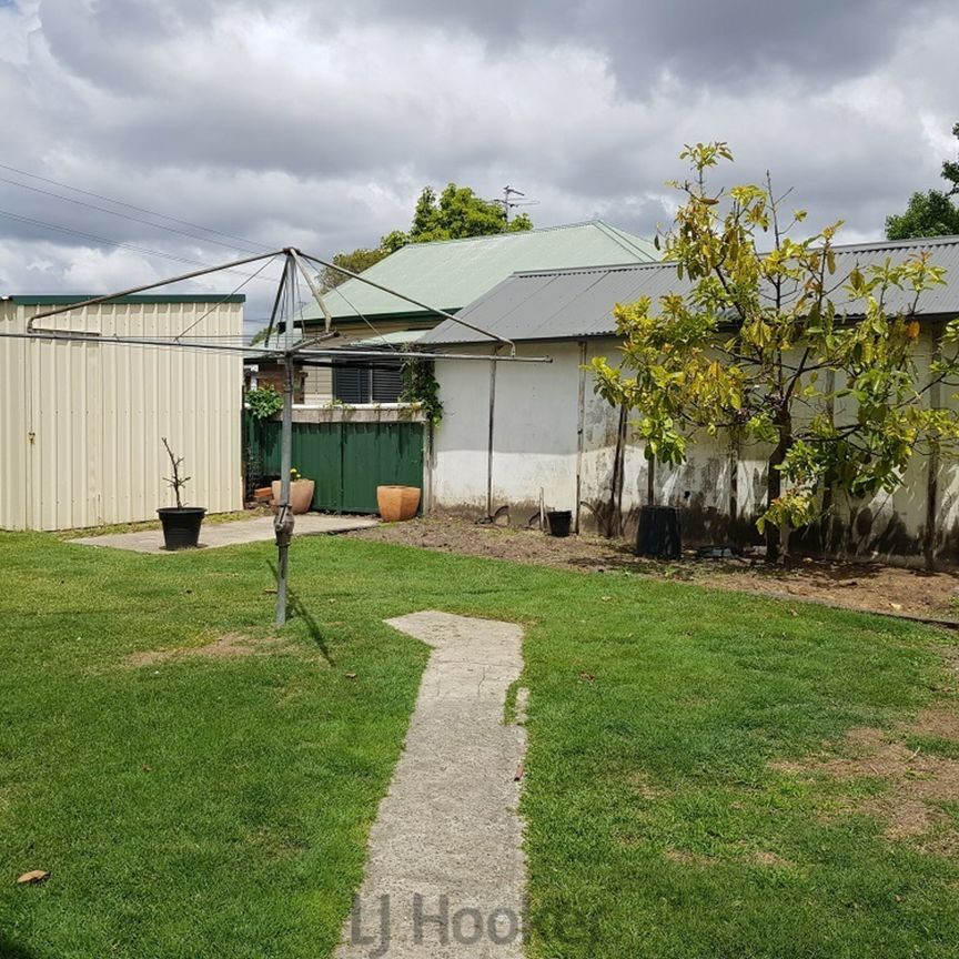 TWO BEDROOM HOME IN THE HEART OF MAYFIELD - Photo 1