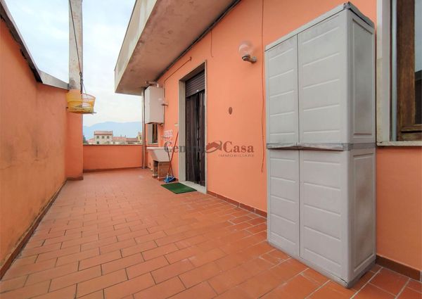 Luminoso appartamento arredato solo di cucina