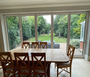 6 Bed Detached House, Cheyne Walk, CR0 - Photo 1