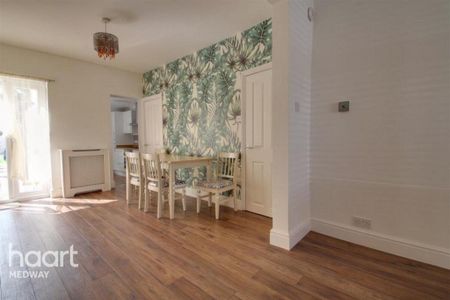 3 bedroom terraced house to rent - Photo 3