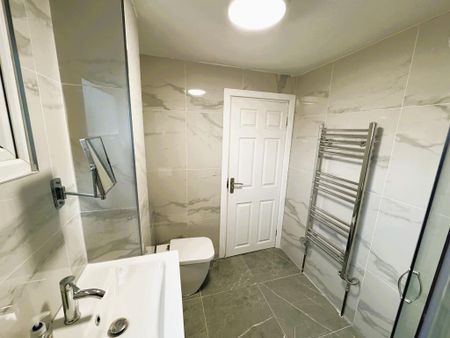 4 bedroom detached house to rent - Photo 5