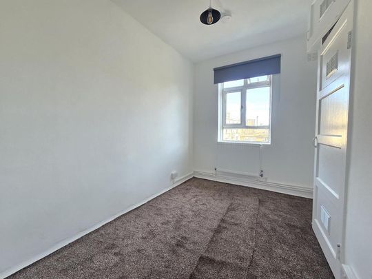 3 bedroom flat to rent - Photo 1