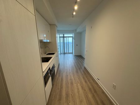 For Lease - 8 Interchange Way Unit# 5107, Vaughan, Ontario - Photo 5
