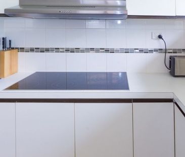 12 Begonia Court, Annandale - Photo 2