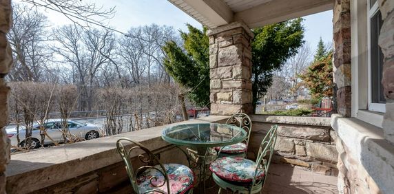 **PRIME HIGH PARK** - Stunning TWO bedroom 1130 s.f. - Photo 2
