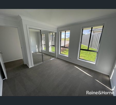 1/16 Francis Avenue, North Tamworth, NSW 2340 - Photo 3