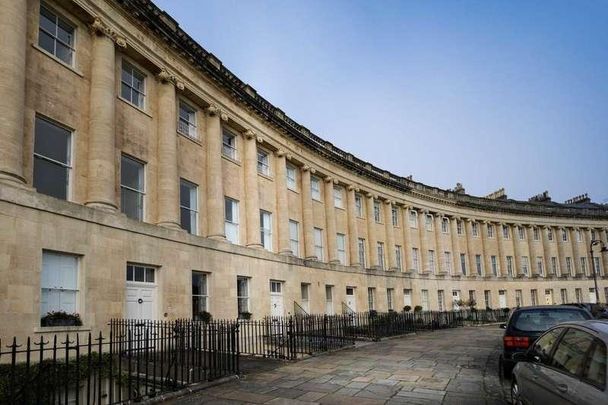 Royal Crescent, Bath, BA1 - Photo 1