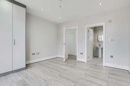 3 Bed Flat, St. Dunstans Avenue, W3 - Photo 5