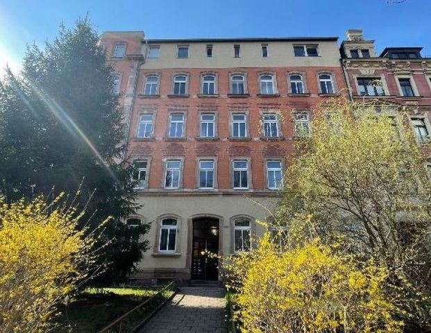 ***helle geräumige 4-Raum-Wohnung im Obergeschoss - Photo 1