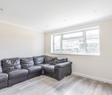 3 bedroom end of terrace house to rent - Photo 1