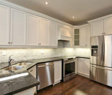 For Lease - 2430 Whistling Springs Crescent, Oakville, Ontario - Photo 4