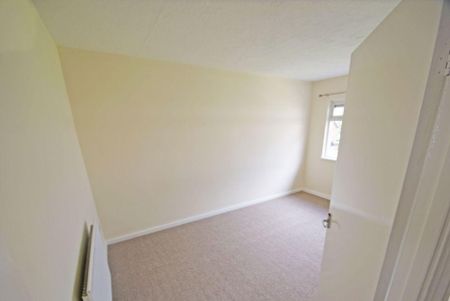 3 bedroom apartment to rent - Photo 4