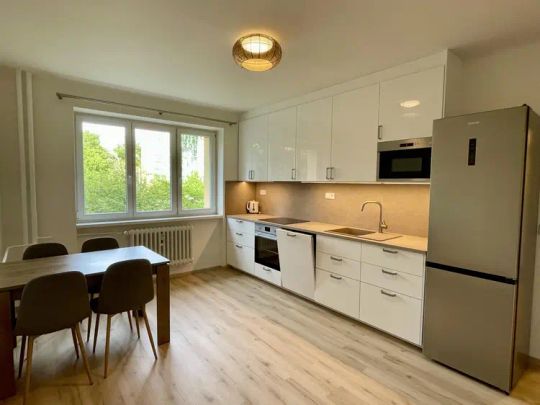Pronájem kompletně rekonstruovaného bytu, P9 Libeň, ul. Nám. Na Balabence , OV, 2+1, 54 m - Photo 1