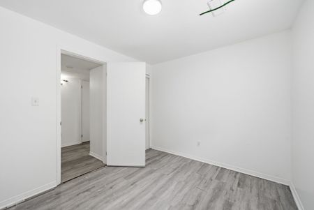 For Lease - 10 Flavelle Crescent, Kawartha Lakes, Ontario - Photo 4