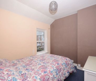 41 Ravenhill Avenue, Belfast BT6 8LD - Photo 4